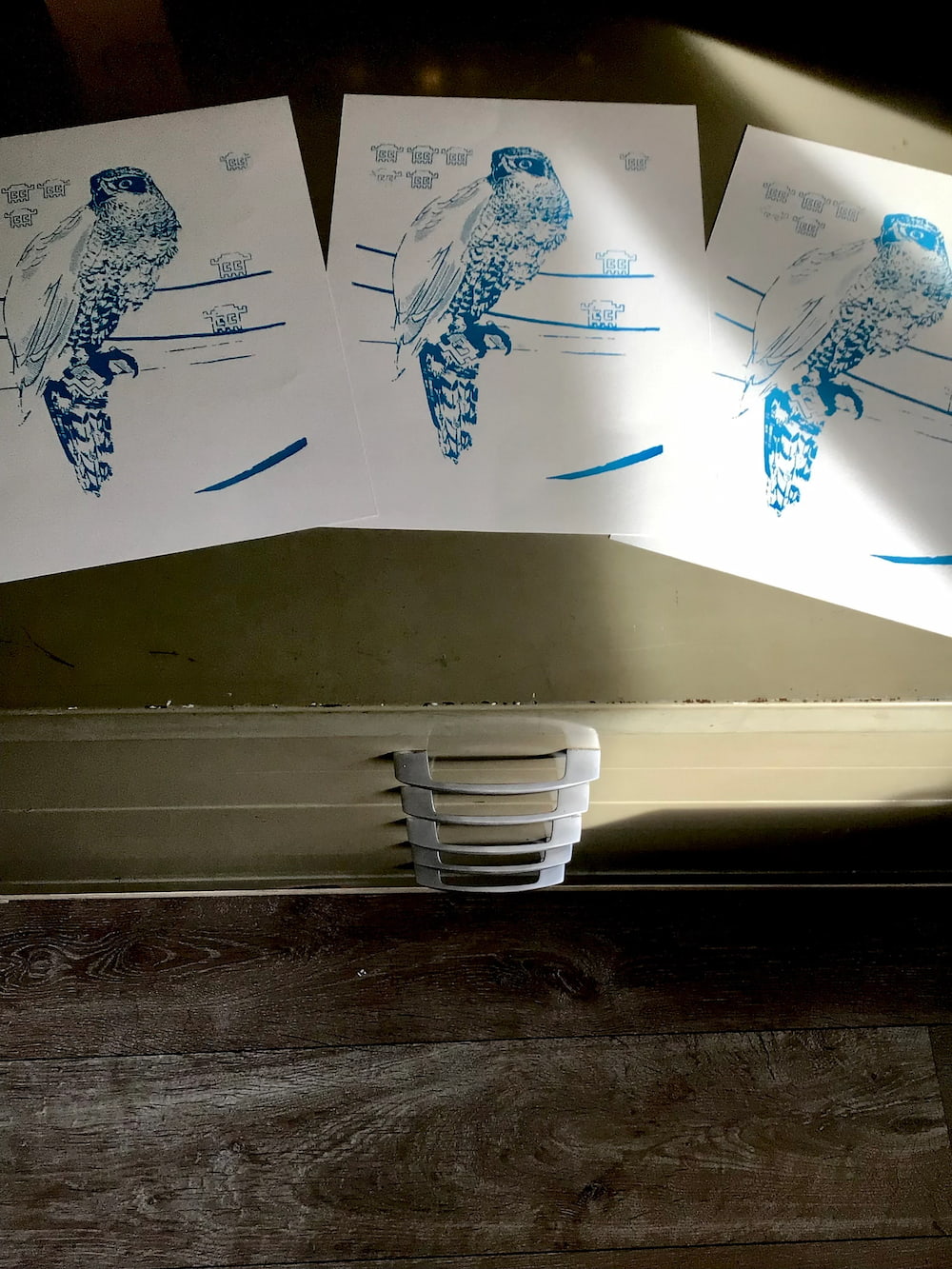 Falcon Linoldruck im Atelier von Blackbeardprint