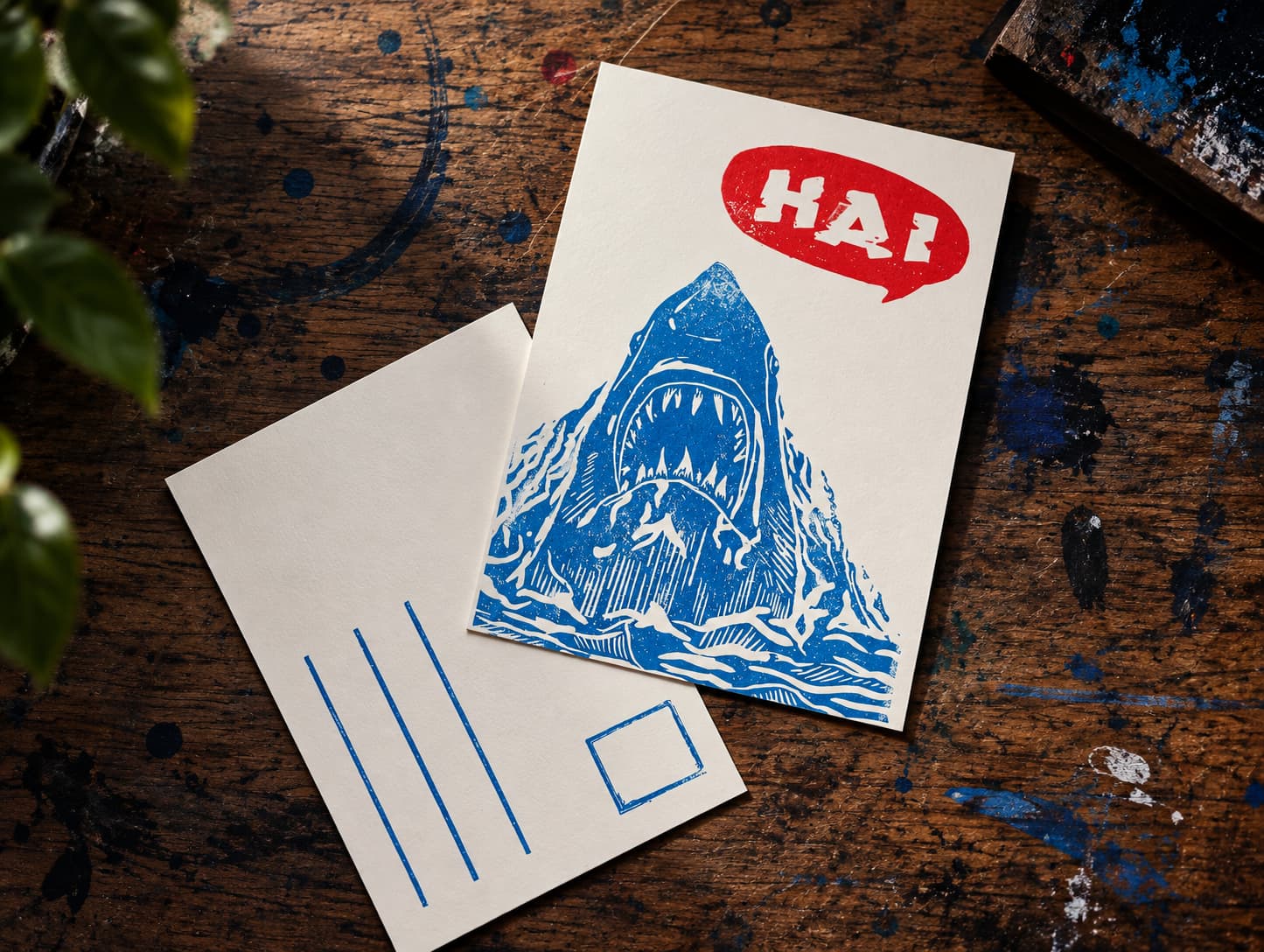 Hai Postkarte – handgedruckter Linoldruck von Blackbeardprint